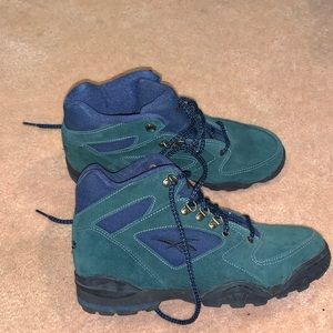 reebok hiking shoes